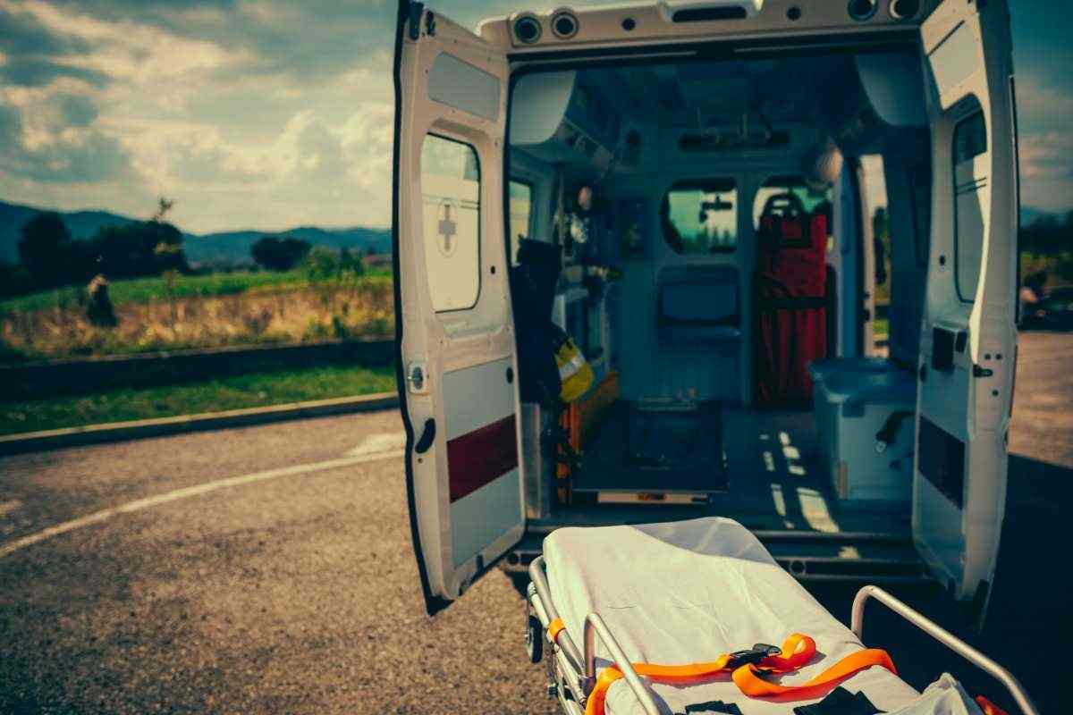 Lecce incidente auto tangenziale morta ragazza