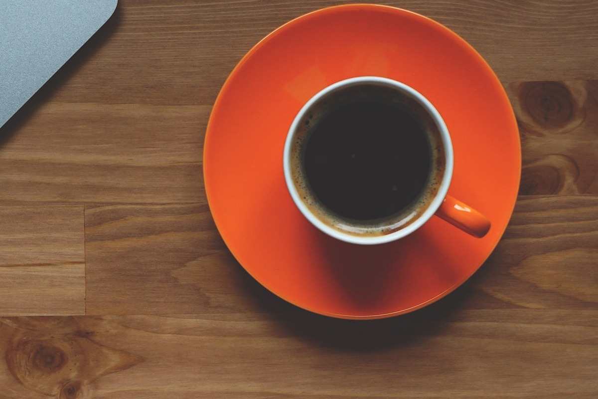 Mai bere caffè prima della colazione