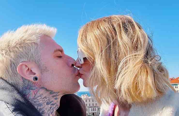 Fedez Chiara Ferragni scherzi famiglia sorpresa