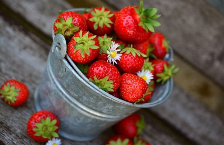 Fragole, come pulirle
