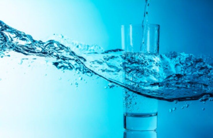 Meglio acqua naturale o frizzante?