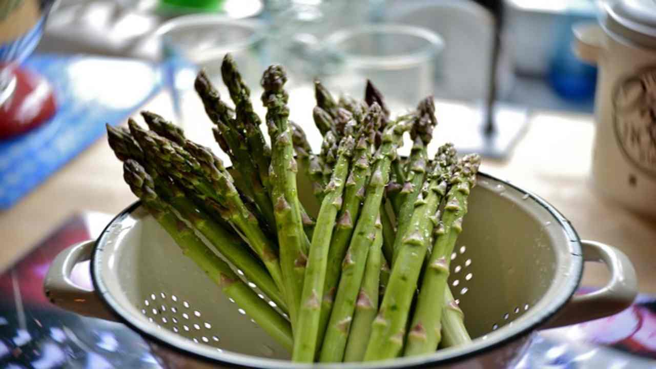 asparagi come pulirli