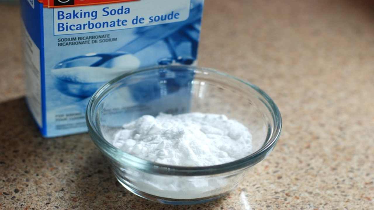 bicarbonato di sodio in frigo