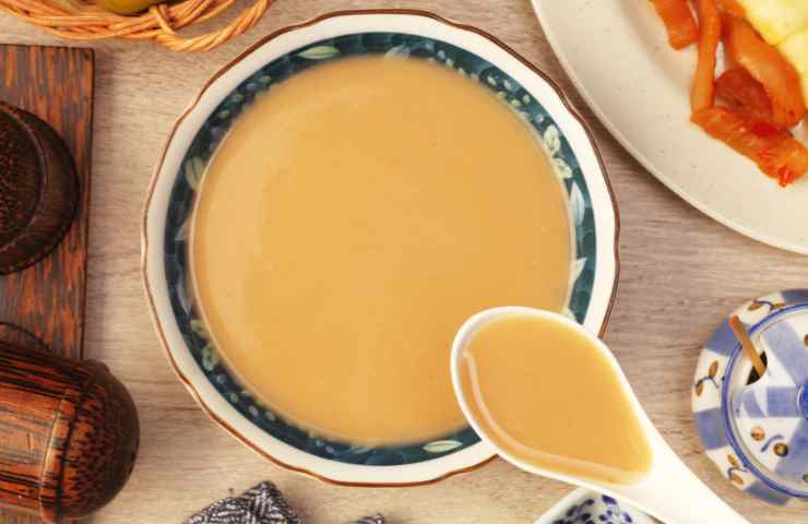 Dolce al latte con arachidi : come prepararlo