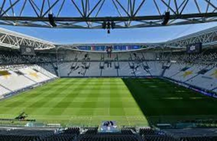 Tribuna sud inferiore disponibile