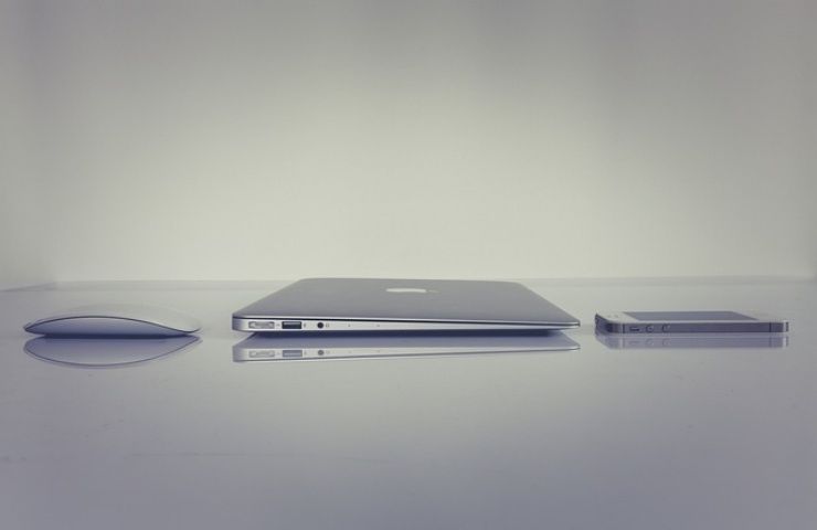 Smartphone scarico Prova il trucco dello stuzzicadenti