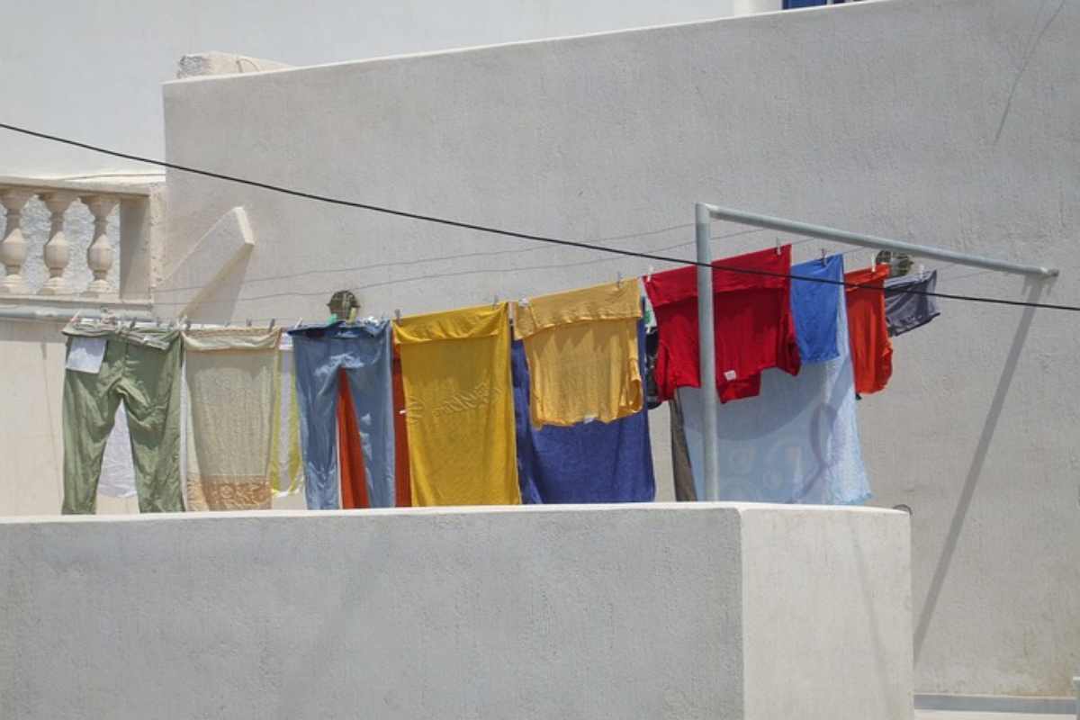 Come asciugare velocemente i panni in casa
