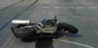 Tertenia incidente moto morto 68enne ferita moglie
