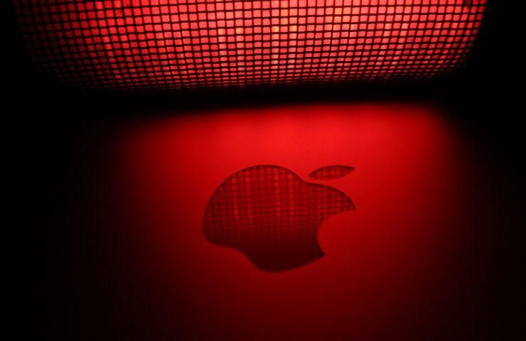 Apple logo due prodotti ritirati