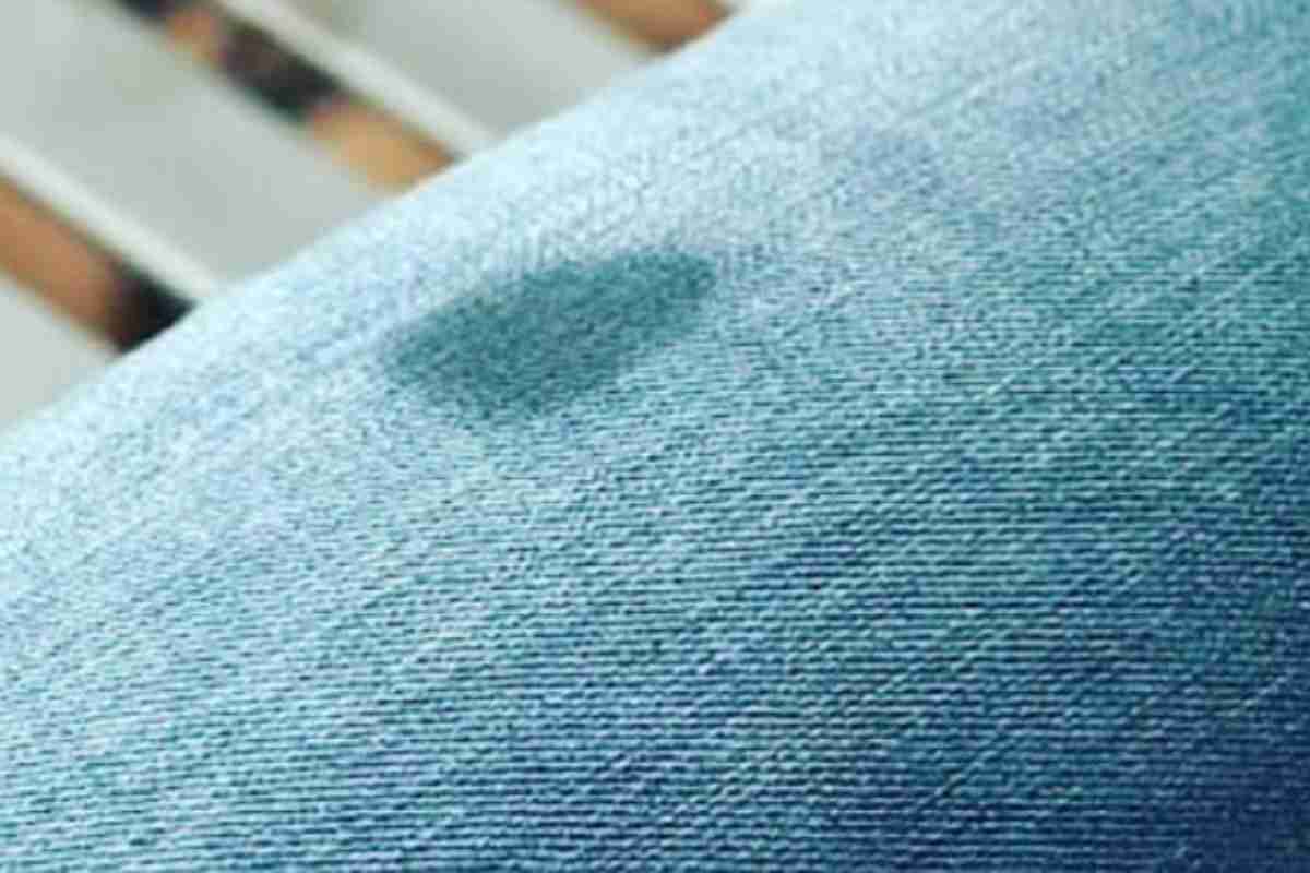 Macchie d'olio sui vestiti, come eliminarle