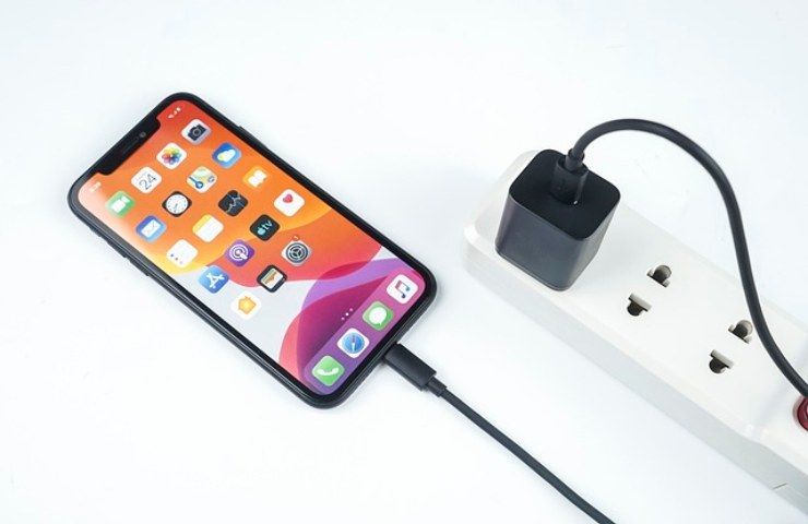 Ricarica smartphone, sbagli tutti i giorni