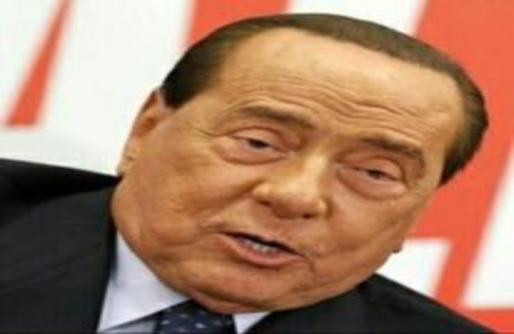 Berlusconi ricoverato da quasi un mese