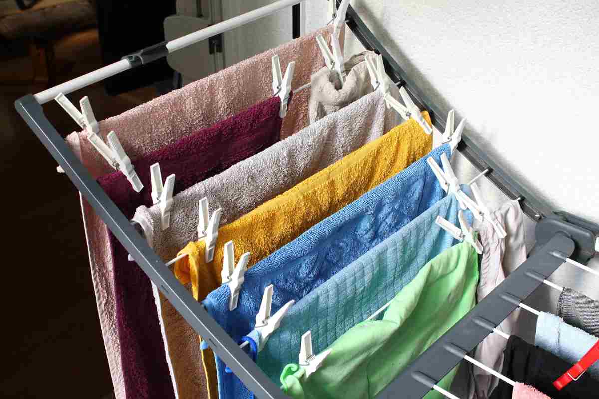 Come asciugare velocemente vestiti casa