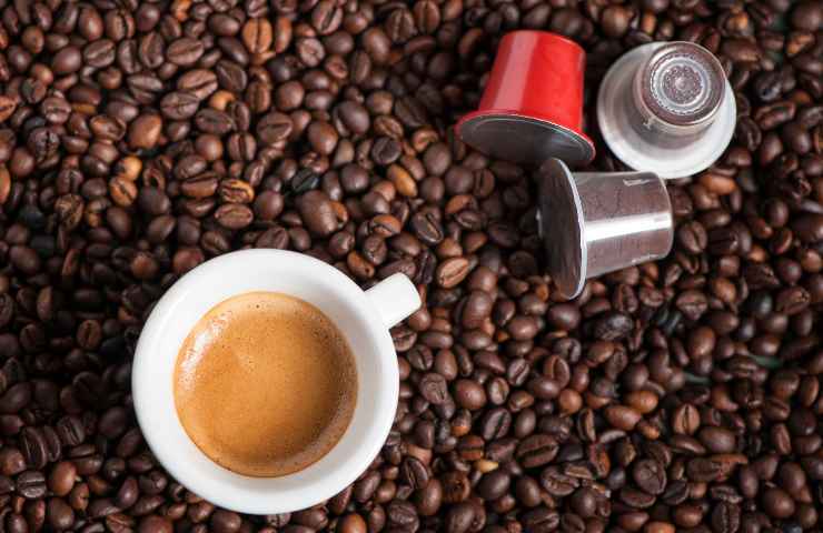 Macchinetta caffè cialda capsula pulizia