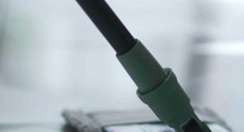 Fughe nere addio, con questo trucchetto risolverai il grande problema: pavimento pulitissimo