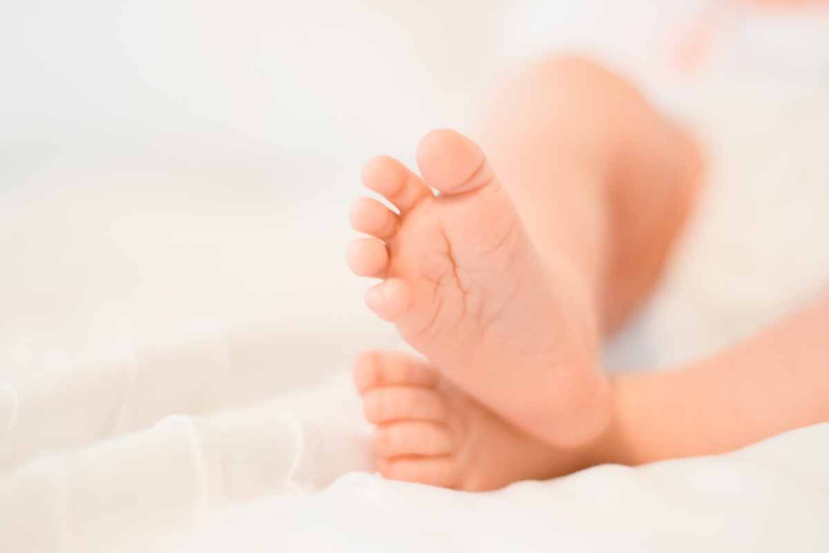Rossano Veneto neonata 4 mesi morta schiacciata letto