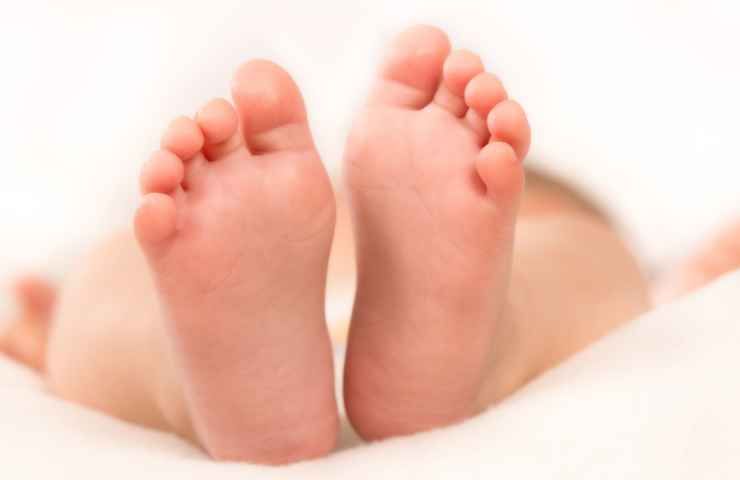 Rossano Veneto neonata morta schiacciata