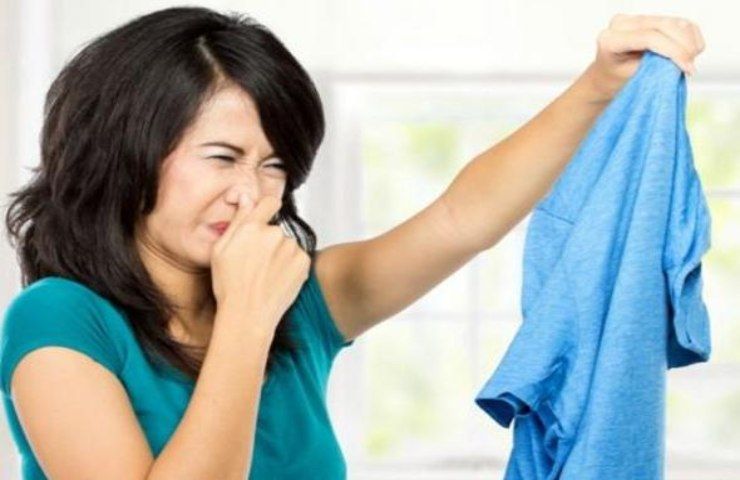 Come rimuovere cattivi odori