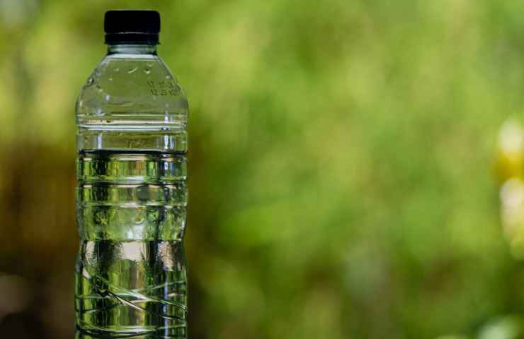 Bottiglia acqua sempre fresca trucco