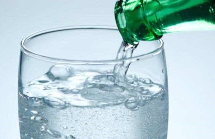 Meglio l'acqua gassata o effervescente naturale?