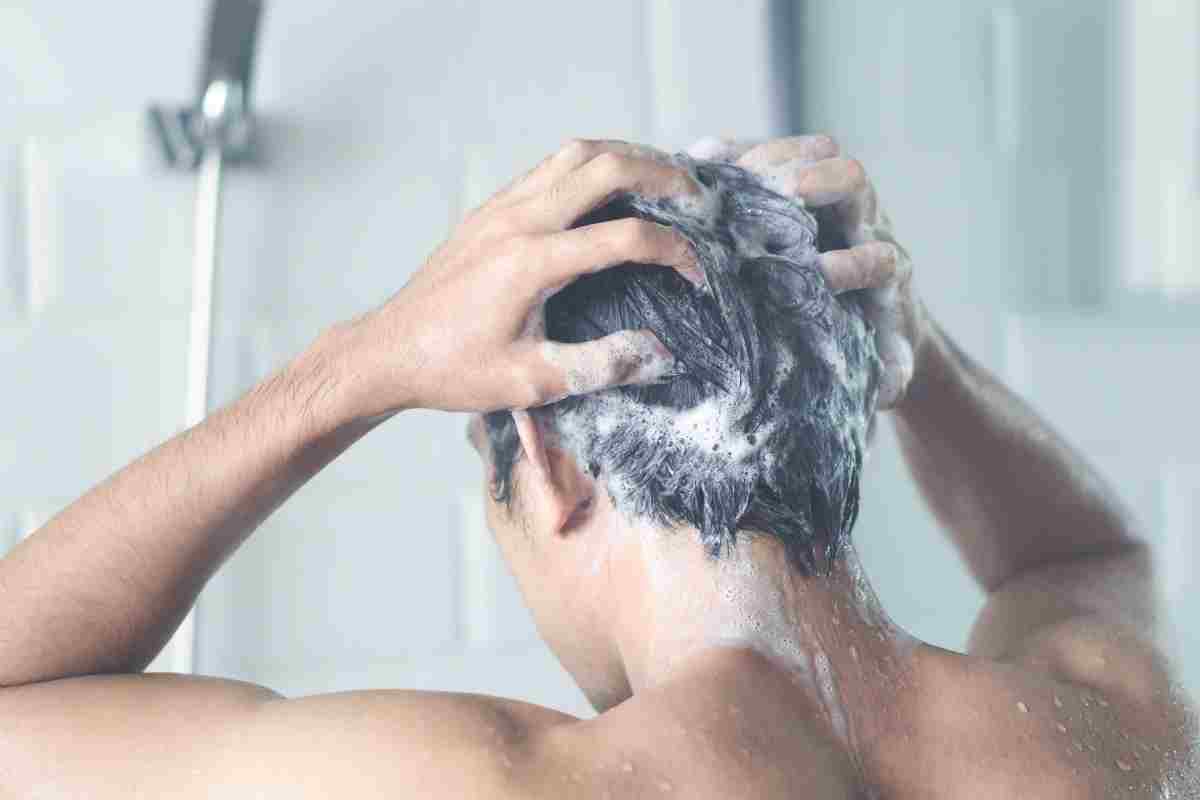 Quante volte lavare capelli in settimana
