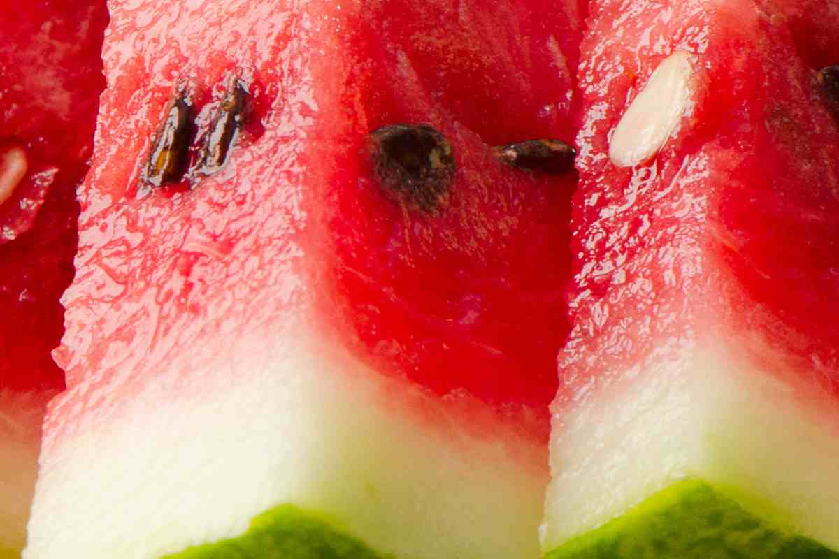 Come rimuovere semini anguria