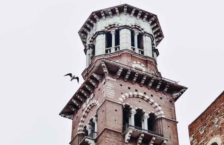 Verona piazza temporale