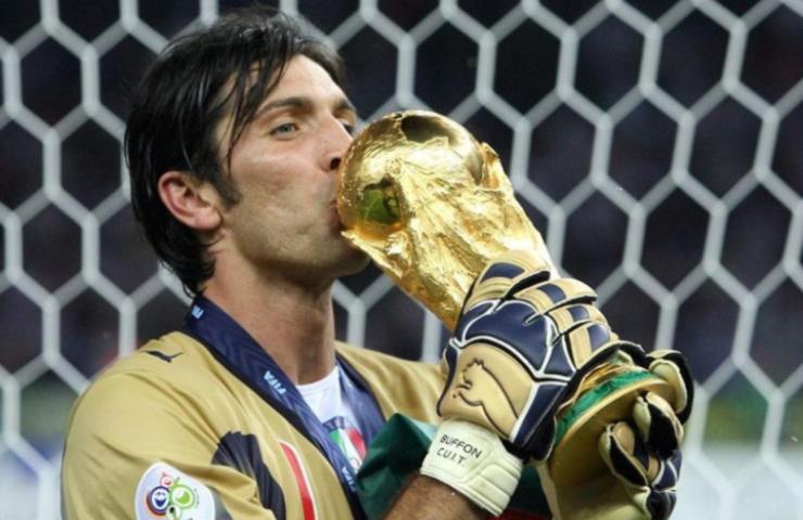 Lascia il calcio anche Buffon