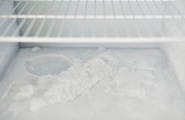 congelatore puzza utilizza tappo di sughero