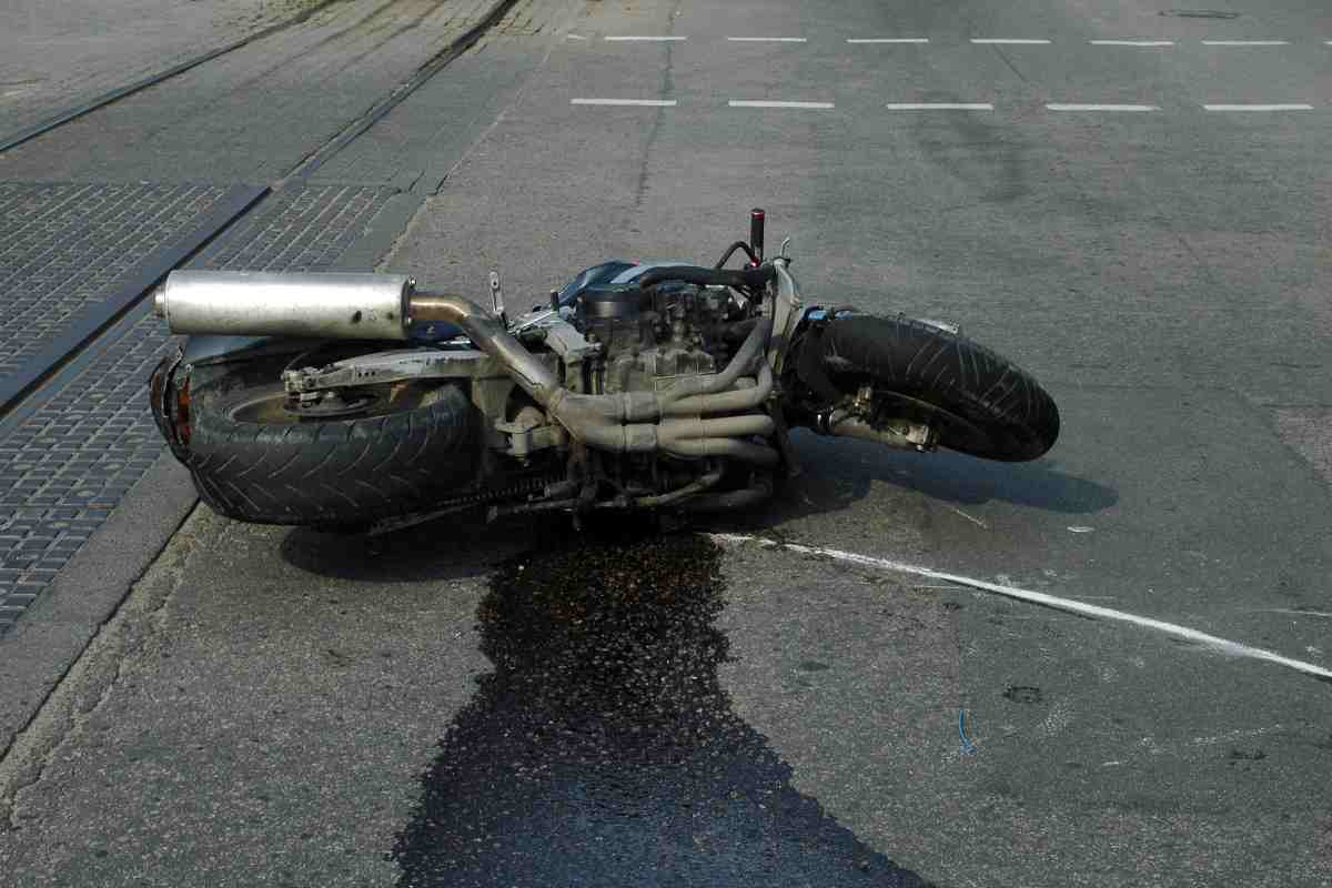 Cernusco sul Naviglio incidente moto morto 48enne