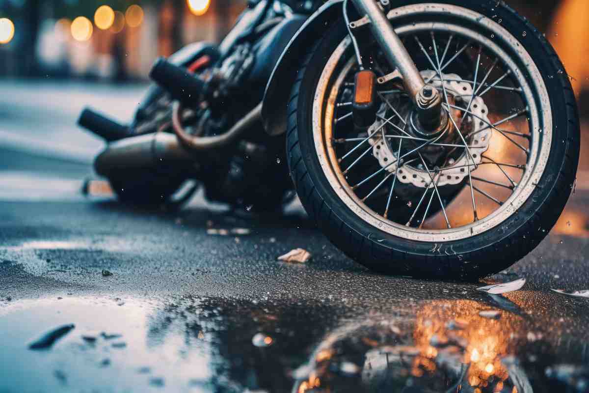 Caserta incidente moto morto 19enne