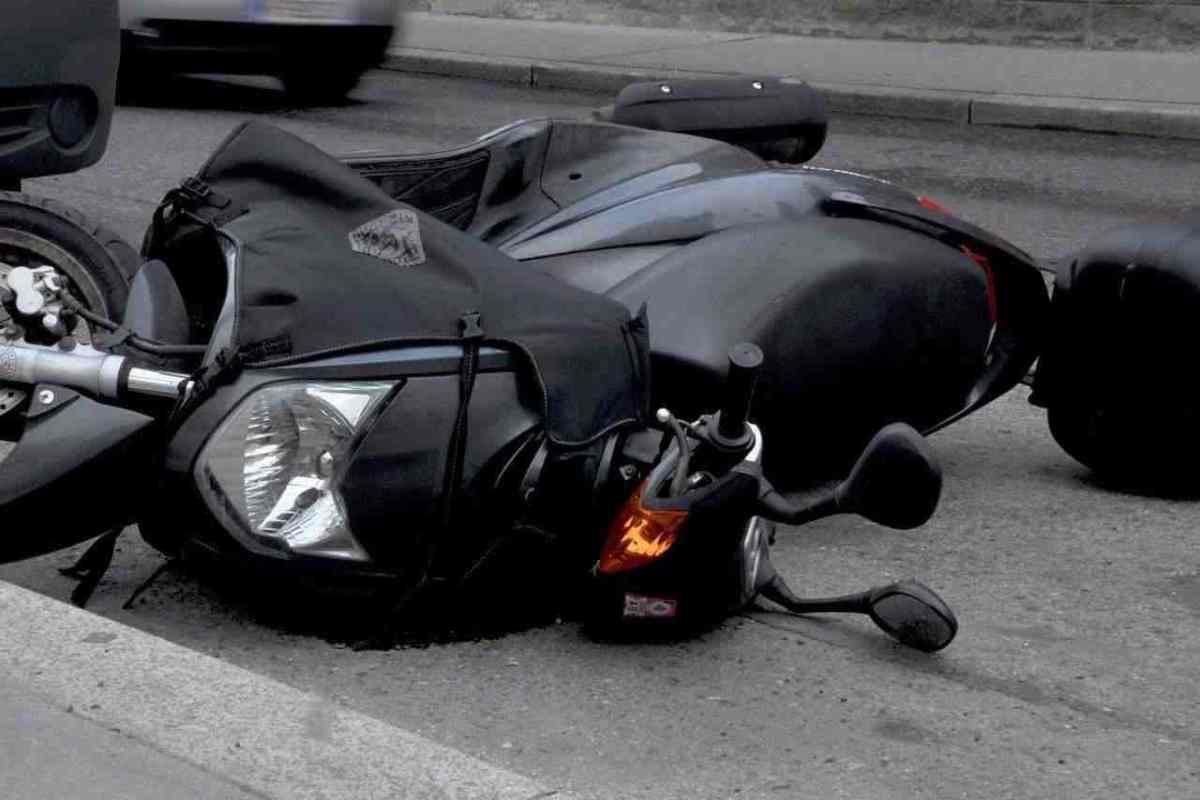 Assemini incidente scooter morto ragazzo
