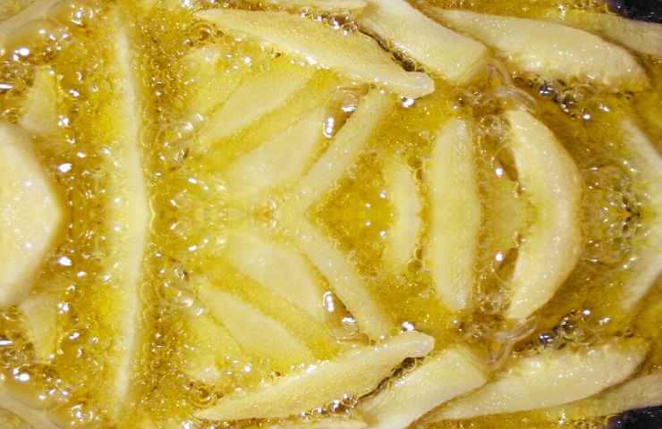 puzza di fritto rimedi aceto scorza limone