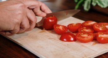 Pomodori, scopri come annaffiarli correttamente: avrai un ricco raccolto