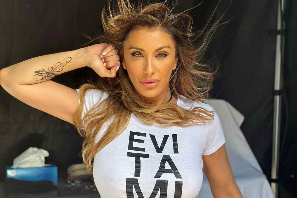 Sabrina Salerno canotta