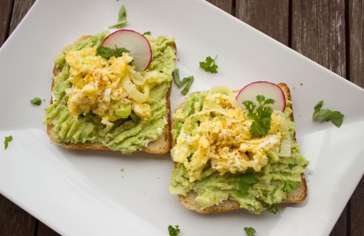 Gustarsi piatti con avocado