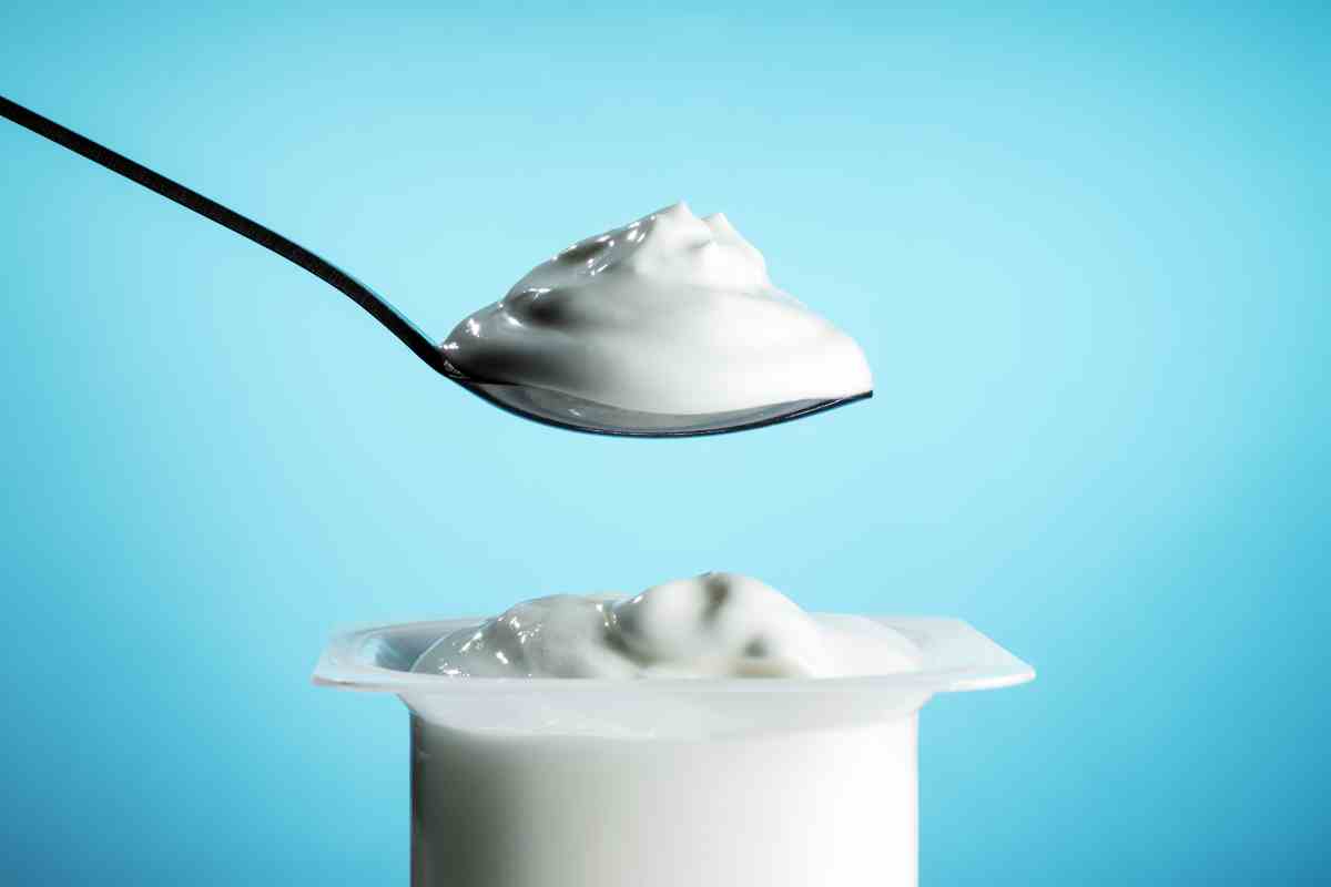 Yogurt scaduto riutilizzalo così